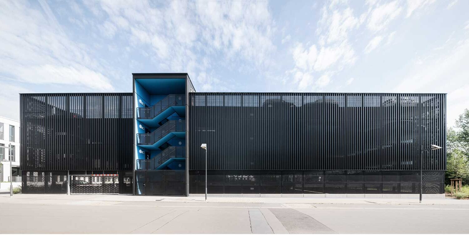Blick auf das Parkhaus des Eastsite Quartiers in Mannheim