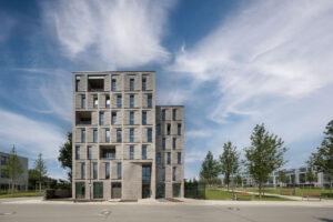 Blick auf den Büroturm in Wiesloch